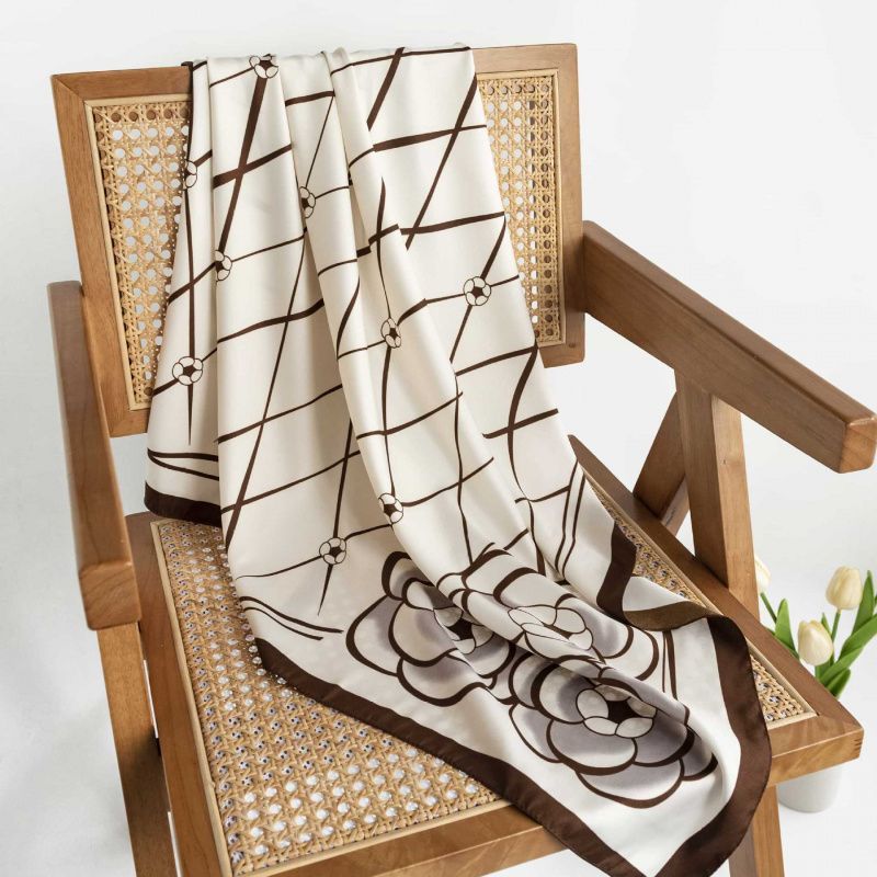 Elegant Silk Scarf Spring Matching Shirt Elegant Silk Scarf Spring Matching Shirt
